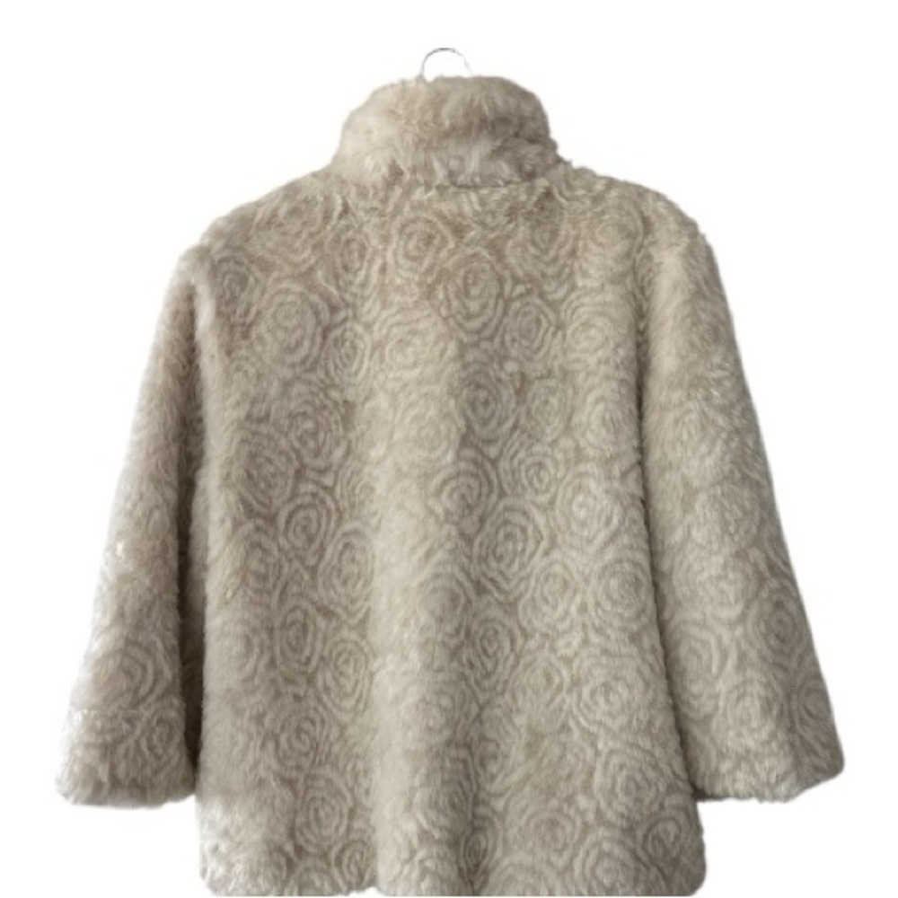 DOLLHOUSE Outerwear Vintage faux fur coat, cream color, sz XL,snap button front - Picture 2 of 6